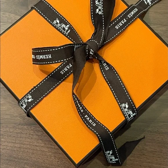 Hermes Ulysse Mini notebook cover in purple Togo leather. With box and ribbon. - Picture 4 of 10